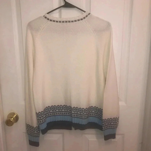 - IZod sweater - Picture 2 of 2